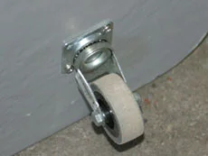 Arkivbilde 7: Hjul på den gamle sokkelen.