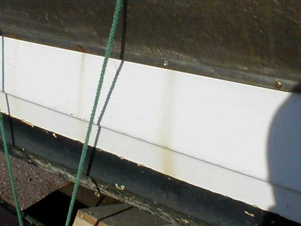 Ruststriper på gelcoat før behandling